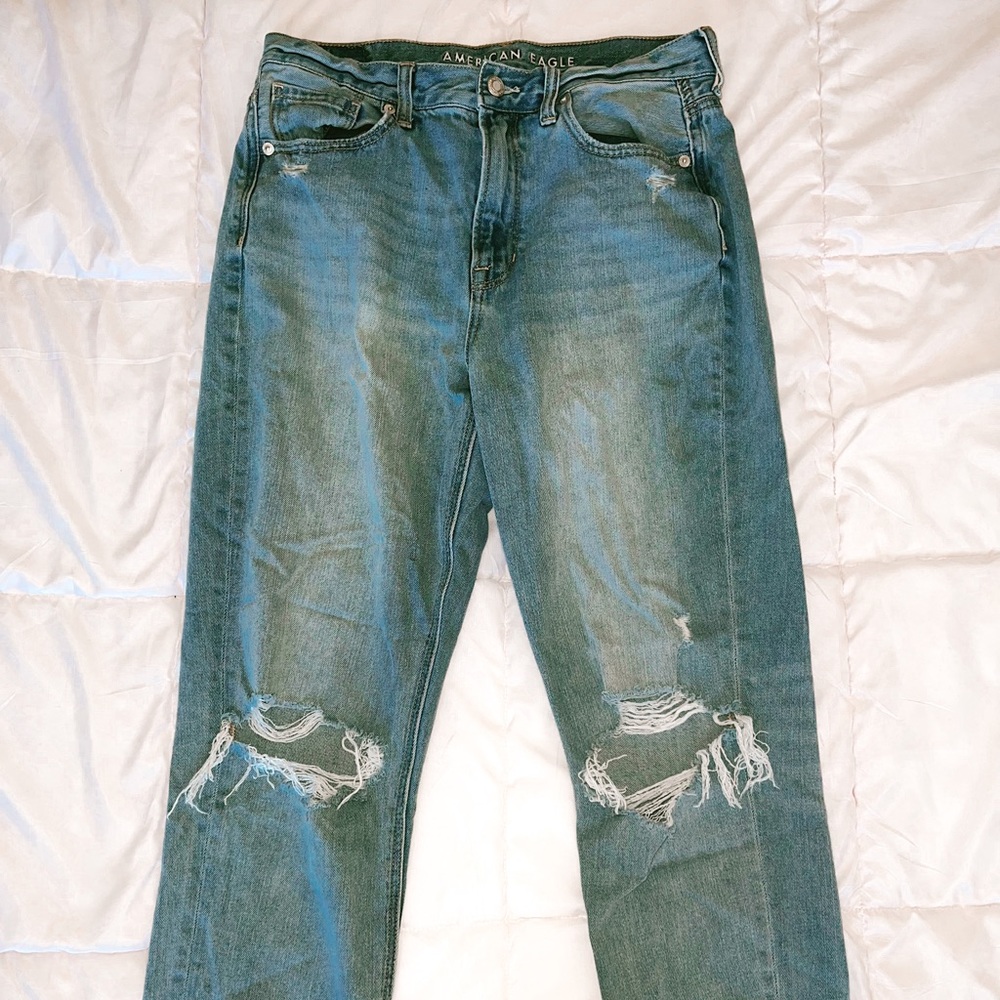 American Eagle Mom Jeans - Size 8
